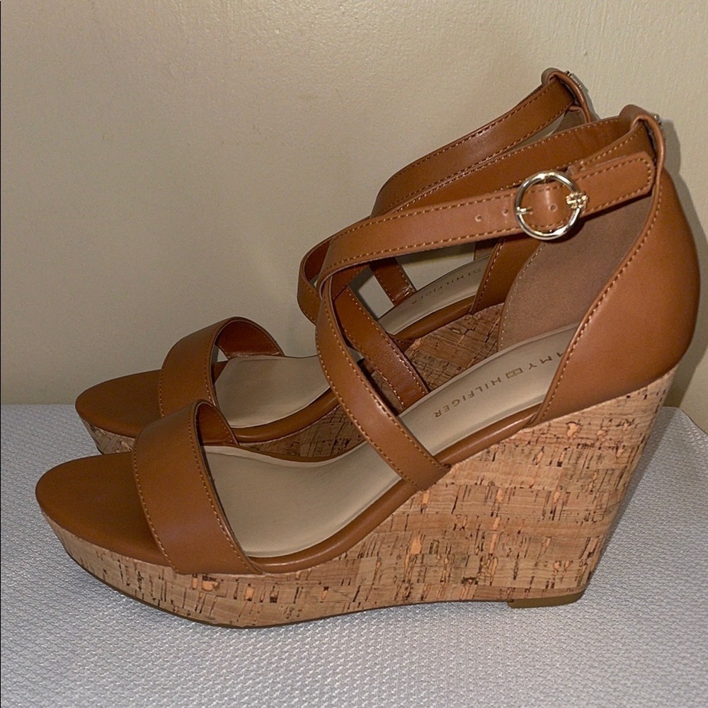 Tommy Hilfiger Women's 10 Wedge Sandals tan camel medium brown cork ankle Missa